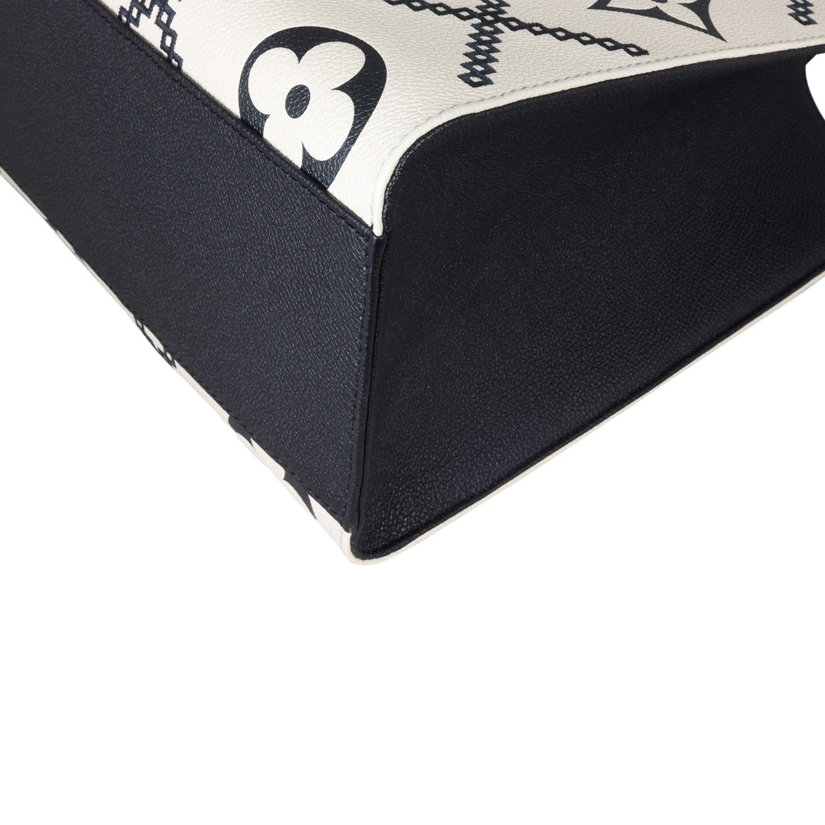 Louis Vuitton OnTheGo MM Monogram Empreinte Broderies