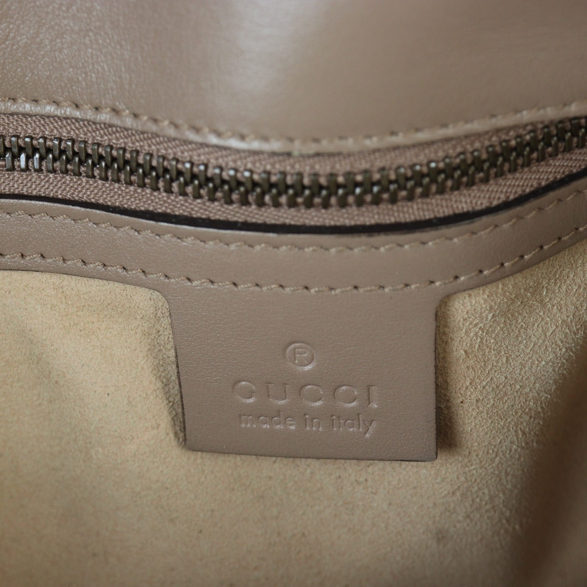 Gucci GG Marmont Matelasse Medium Shoulder Bag