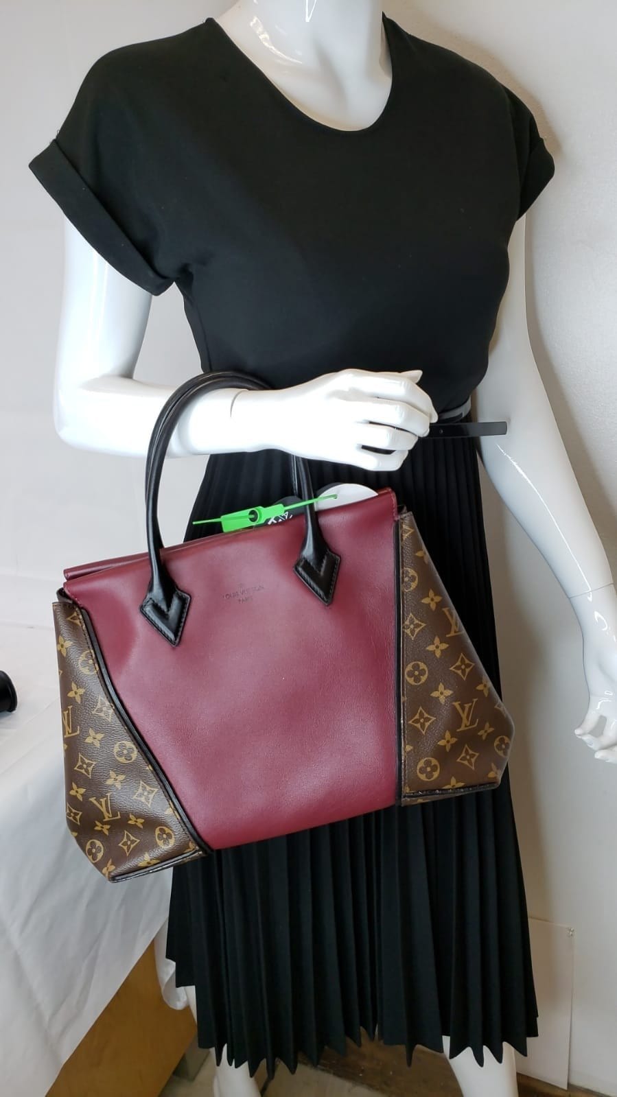 LOUIS VUITTON W PM Monogram Canvas Tote Bag Burgundy - 15% OFF