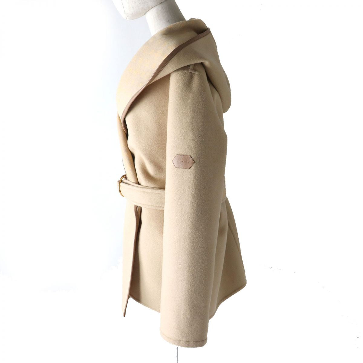 LOUIS VUITTON coat Outer: 99% wool, Outer: 1% silk, Lining: 53% rayon, Lining: 47% cupra, Leather part: sheepskin beige Women 38