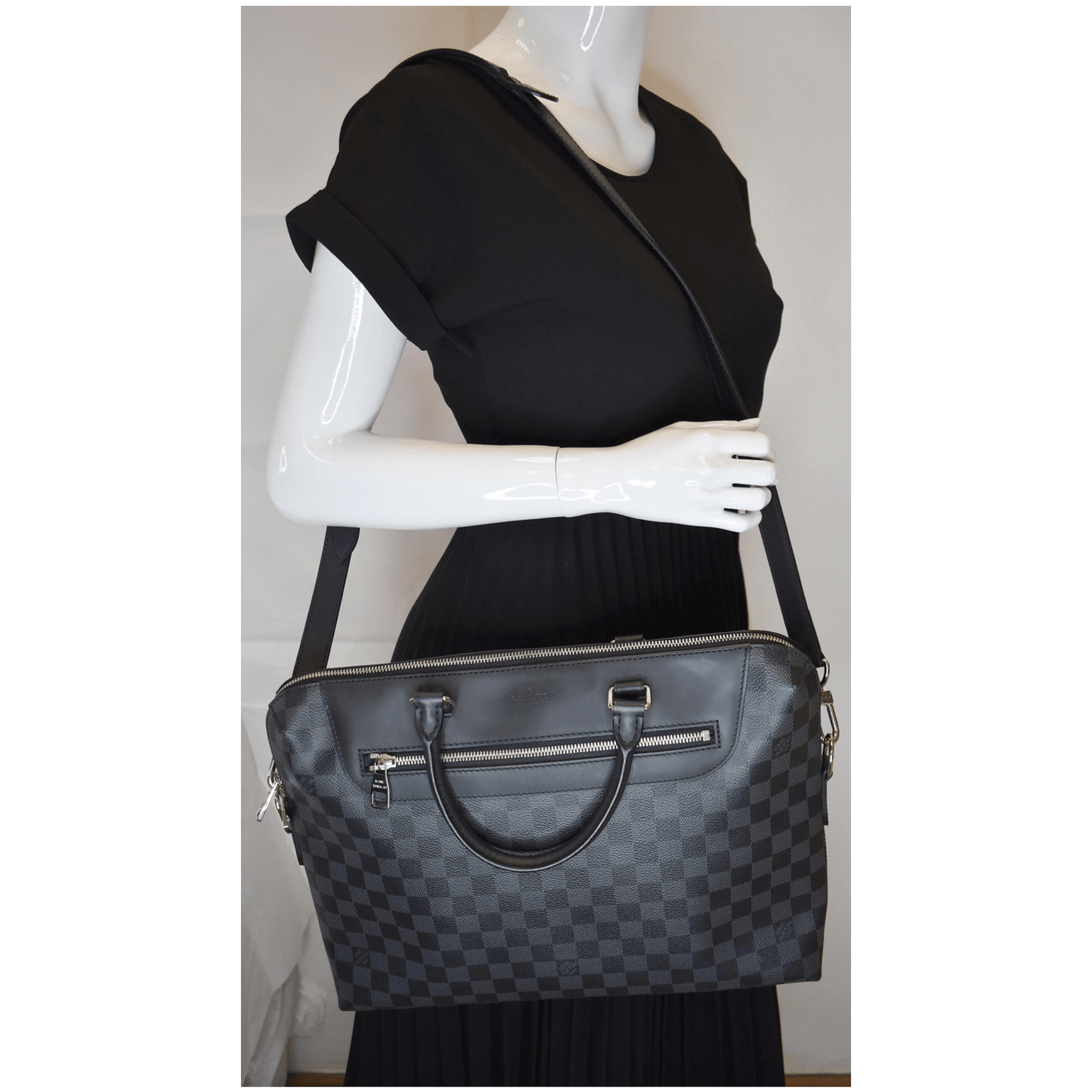 LOUIS VUITTON Porte-Documents Jour Graphite Briefcase Shoulder Bag Black - 20% OFF
