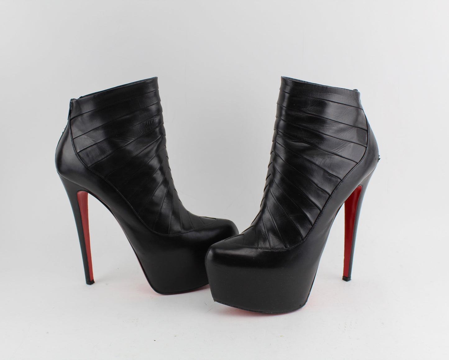 CHRISTIAN LOUBOUTIN AMOR NAPPA BOOTIES SIZE 39.5