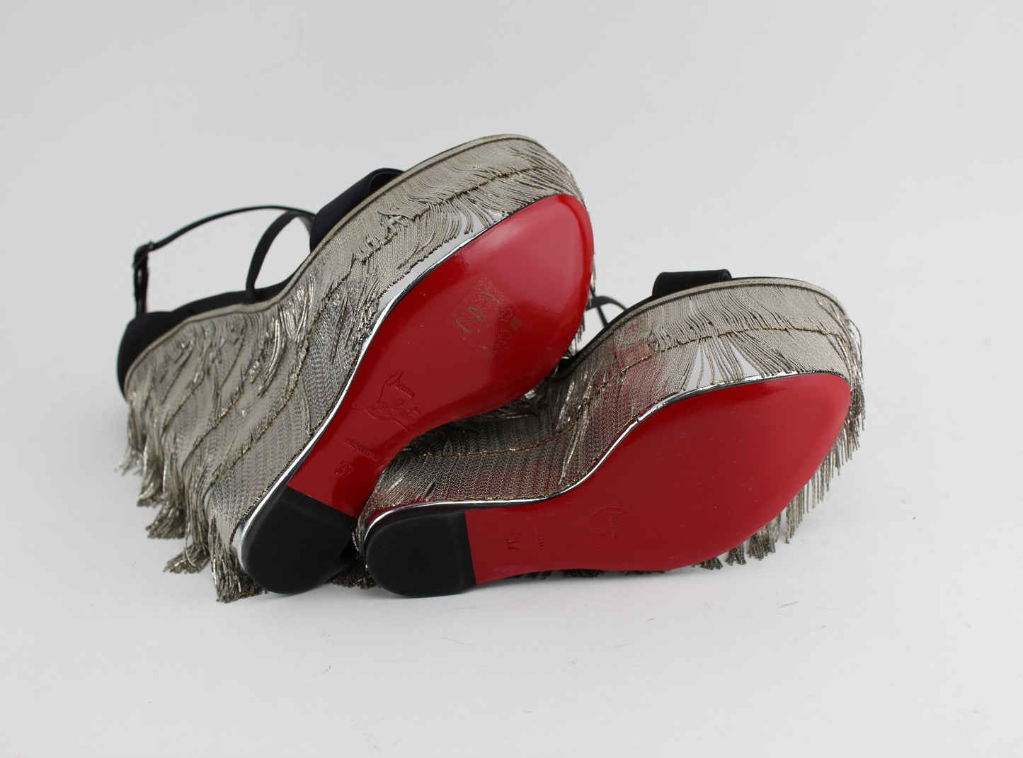 CHRISTIAN LOUBOUTIN FOXTROTTISSIMA CREPE SATIN size 37