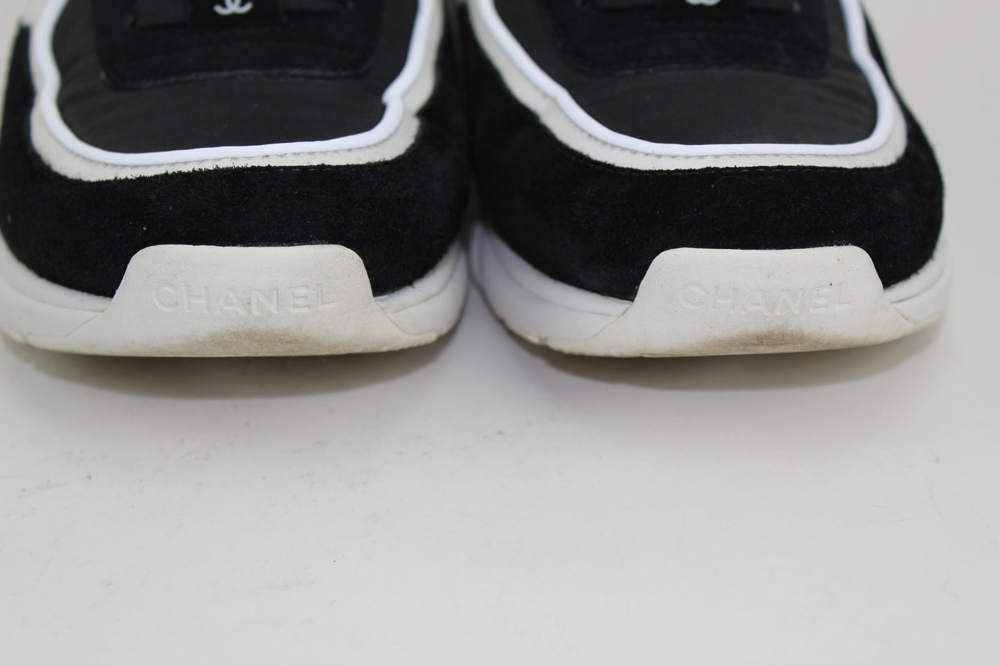 CHANEL CROSS TRAINER SNEAKERS size 40