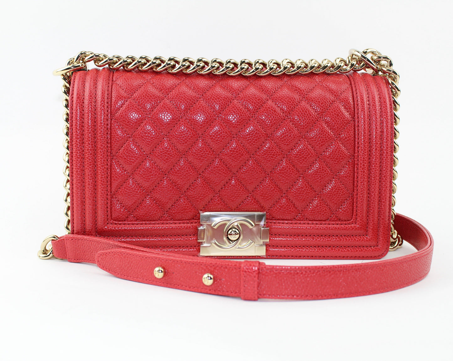 CHANEL MEDIUM CAVIAR BOY BAG IN RED