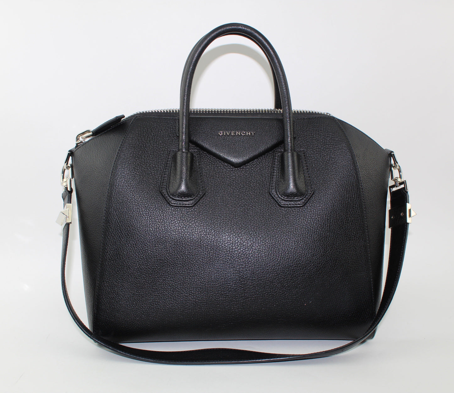 GIVENCHY MEDIUM ANTIGONA TOTE
