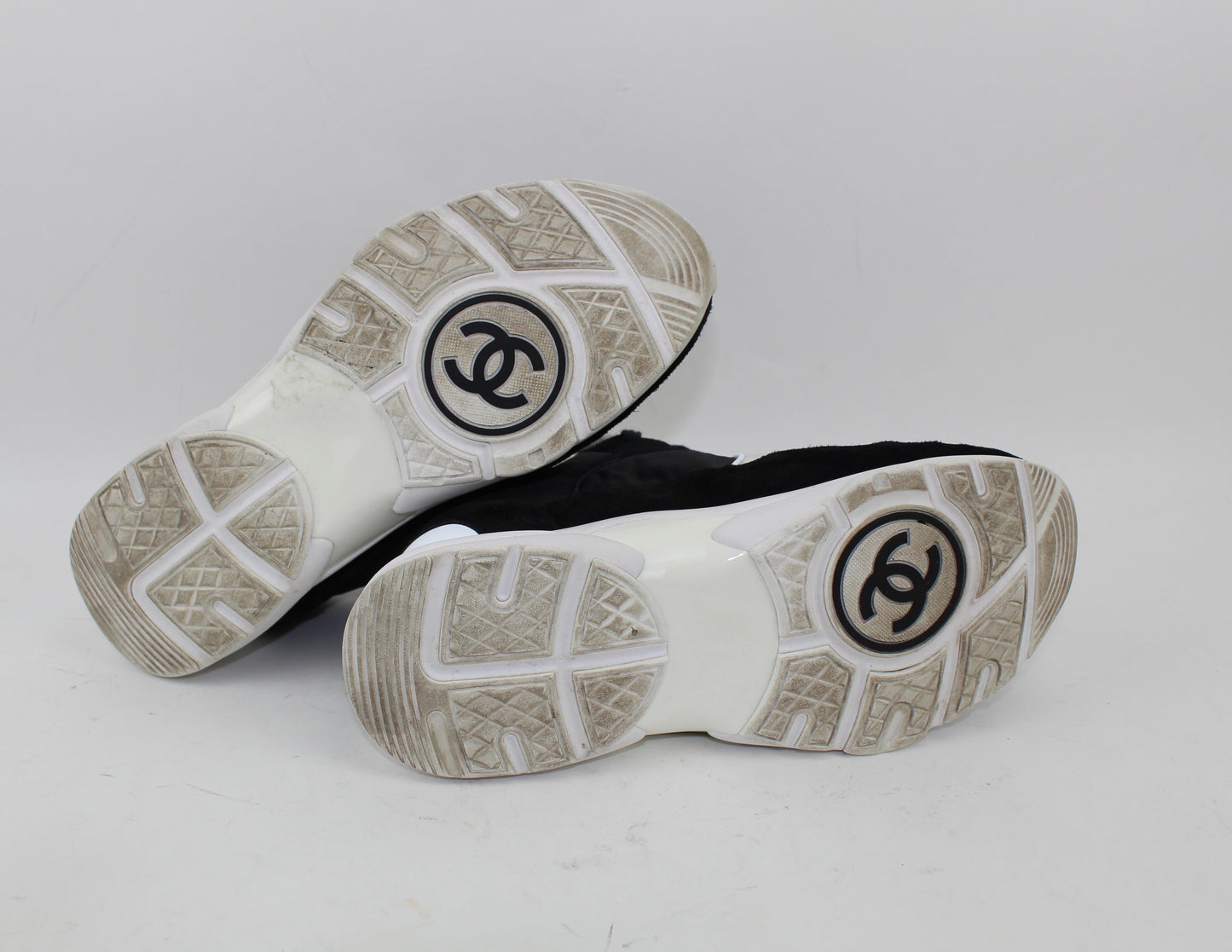 CHANEL CROSS TRAINER SNEAKERS size 40