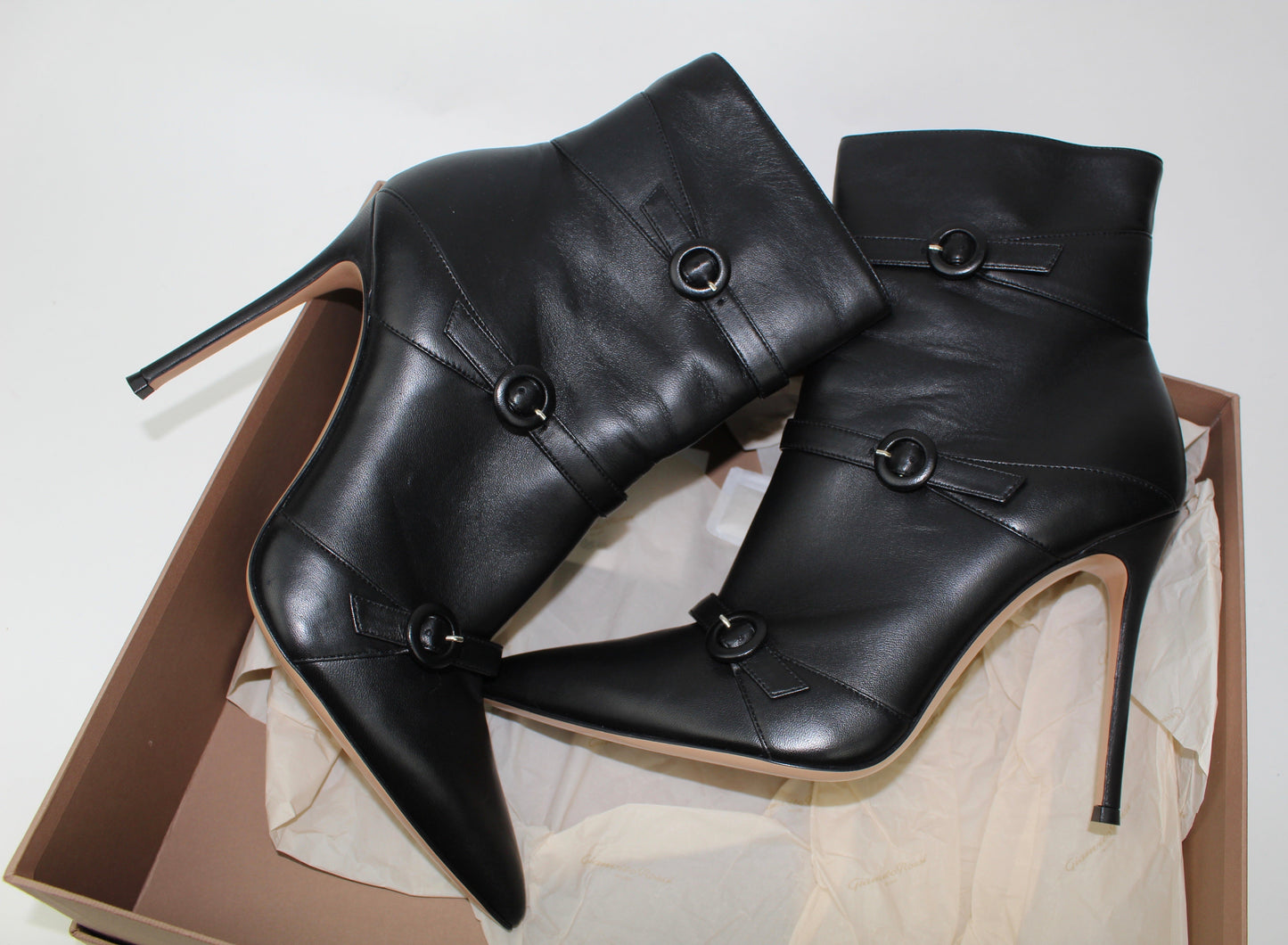 GIANVITO ROSSI ROBIN