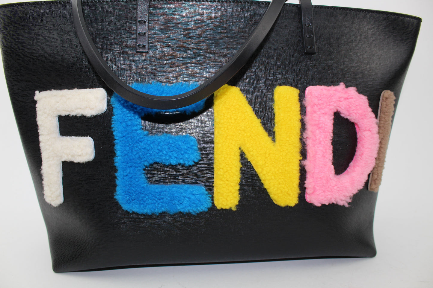 FENDI VITELLO ELITE SHEARLING SMALL LOGO TOTE