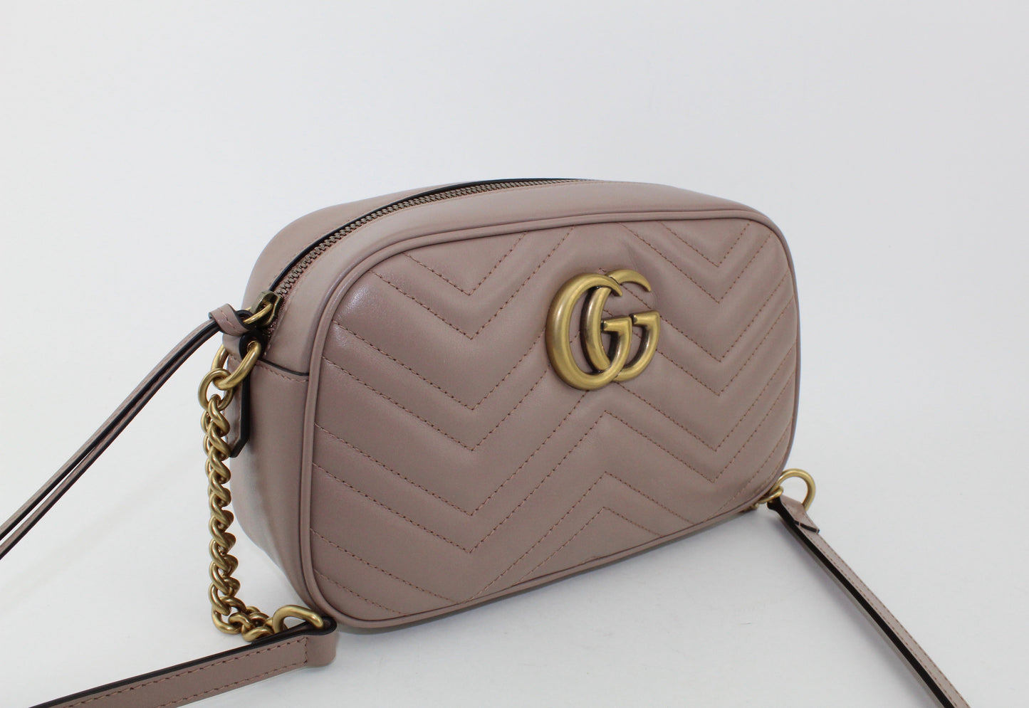 GUCCI GG MARMONT SMALL MATELASSE SHOULDER  BAG