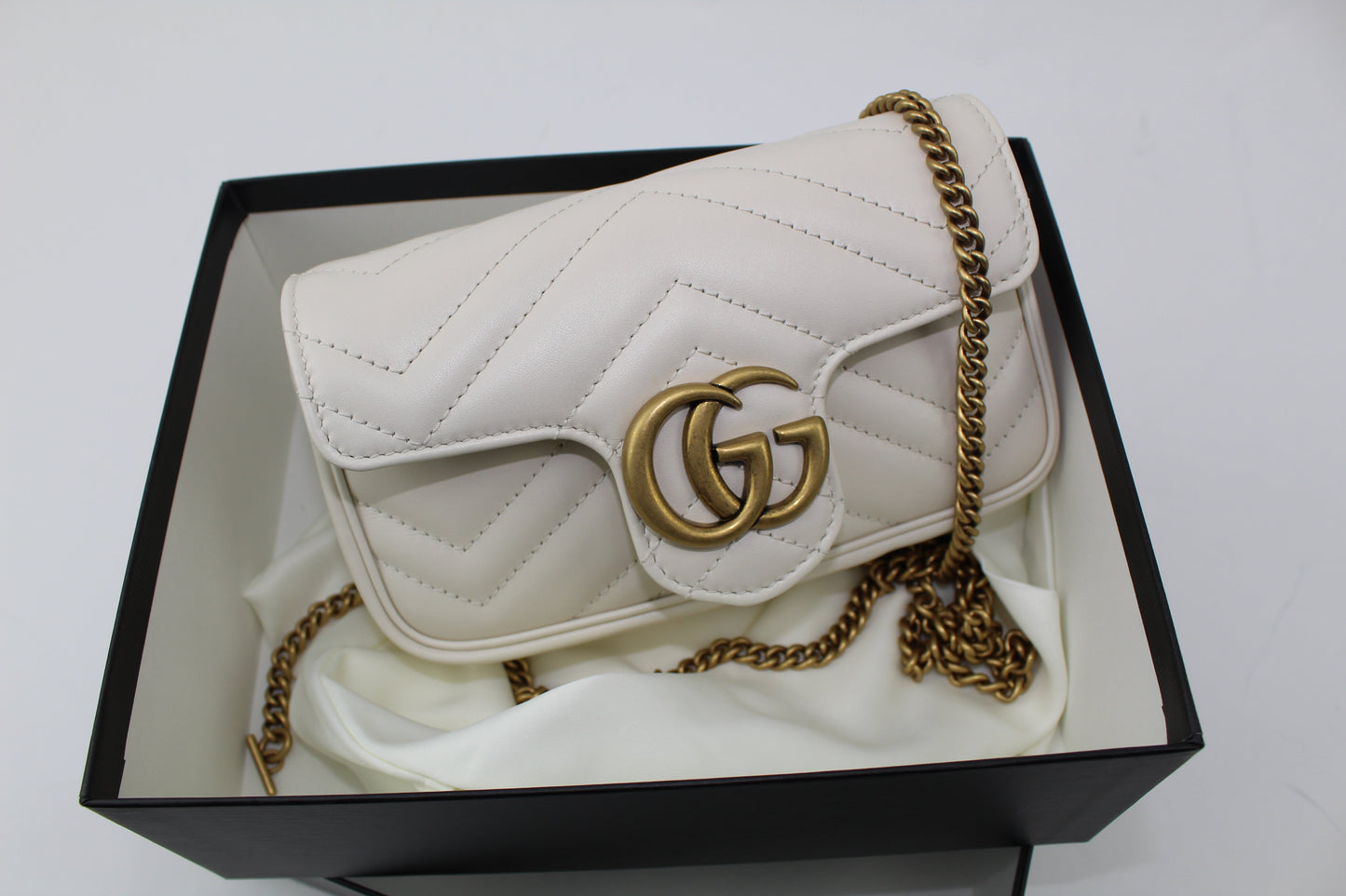 GUCCI GG MARMONT LEATHER SUPER MINI BAG