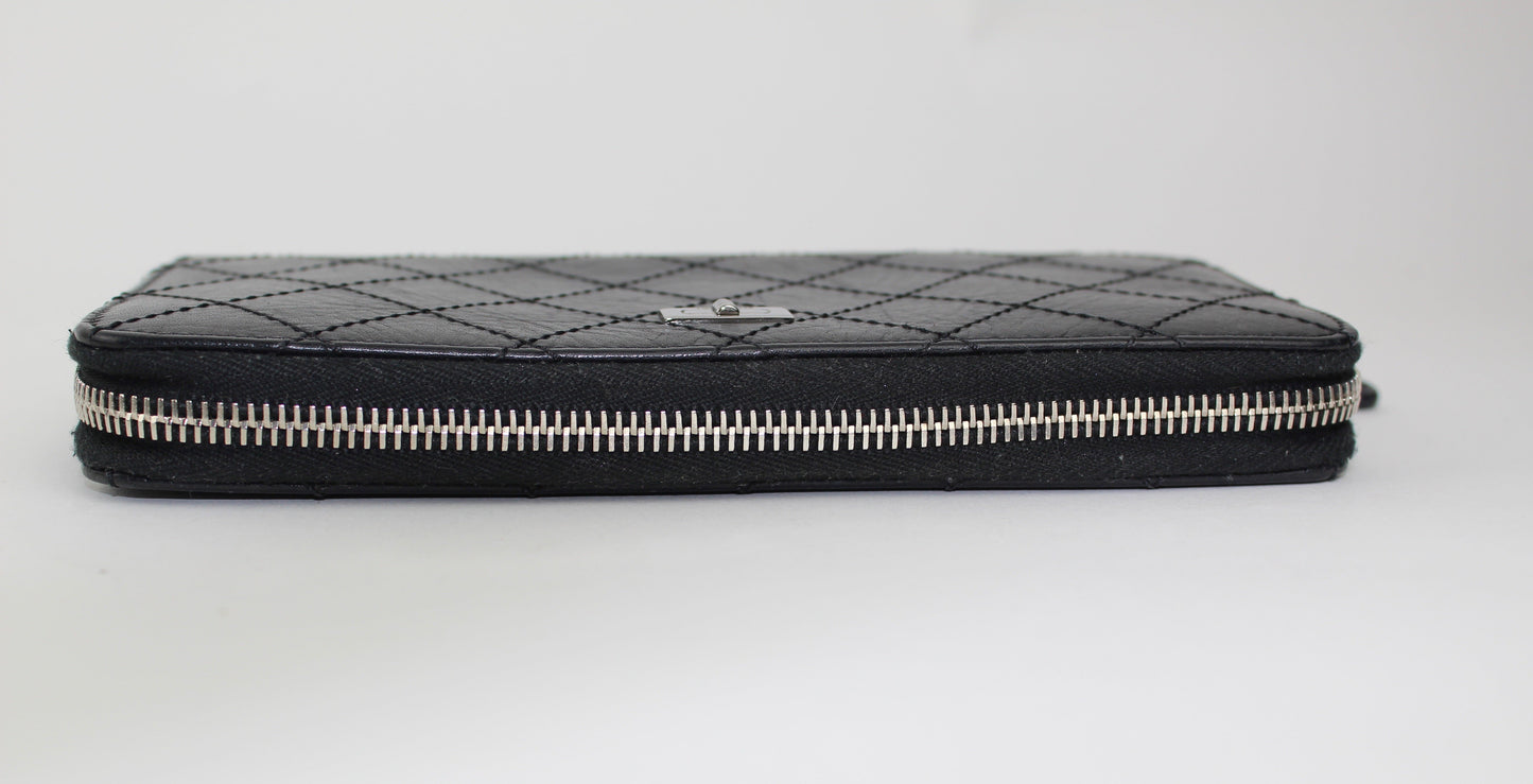 CHANEL 2.55 REISSUE ZIP AROUND WALLET
