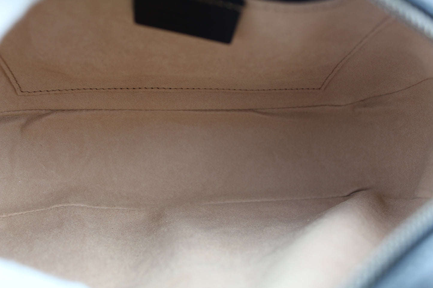 GUCCI GG MARMONT SMALL MATELASSE SHOULDER BAG