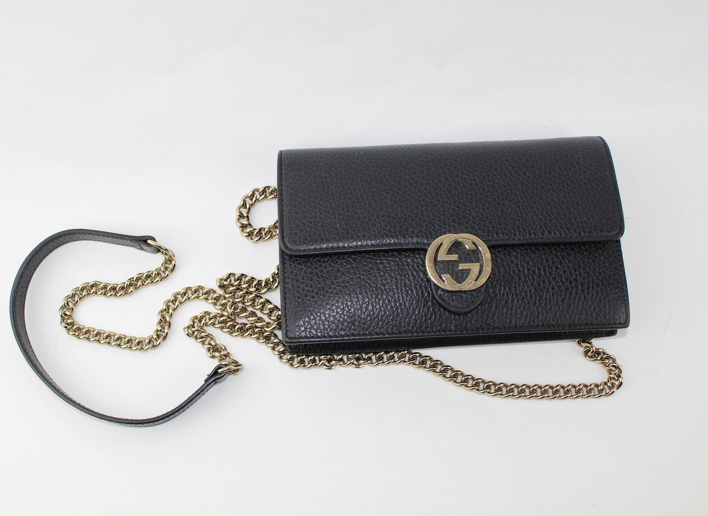 GUCCI INTERLOCKING WALLET ON CHAIN