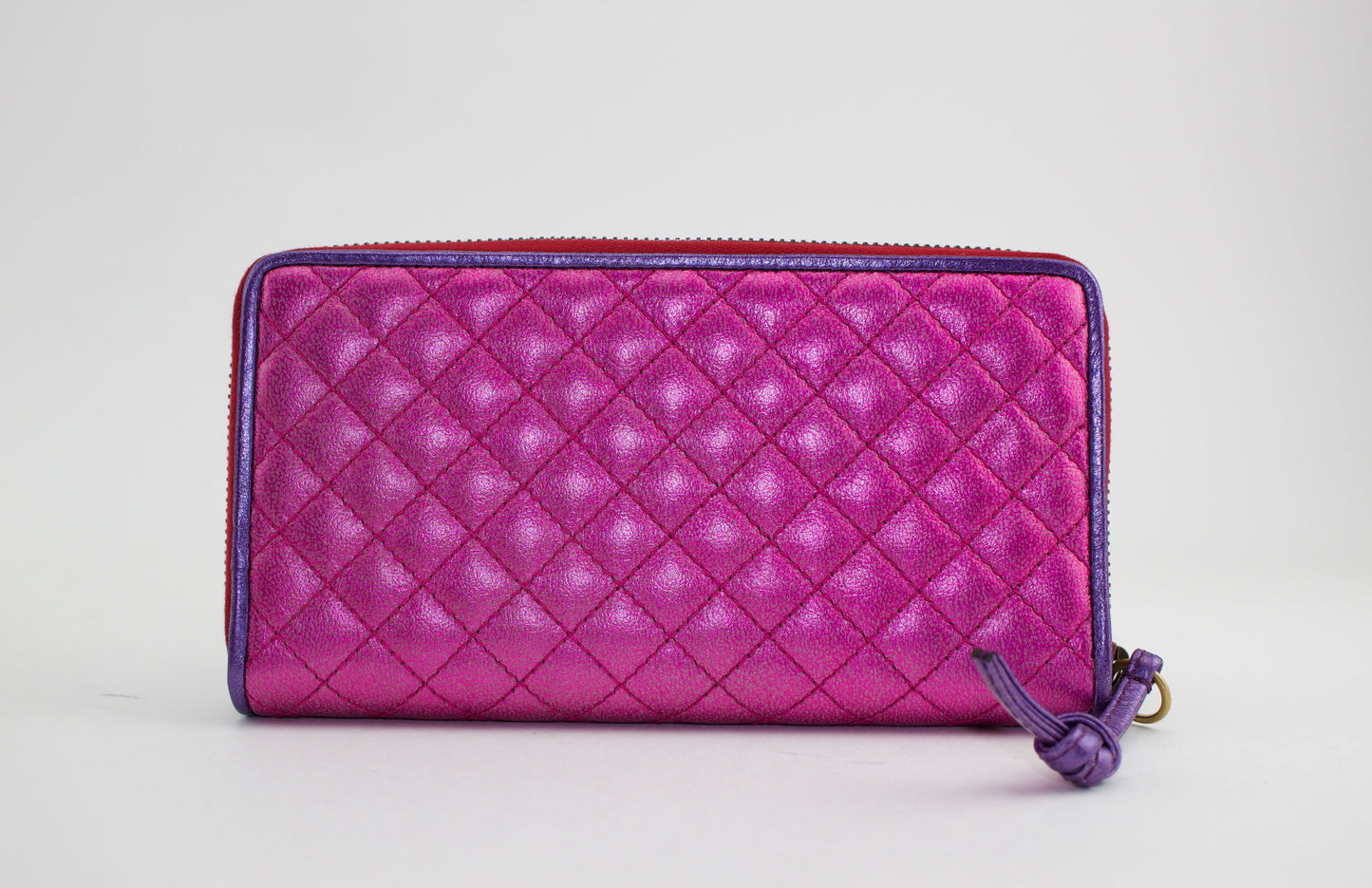 GUCCI LAMINATED  ZIP AROUND WALLET
