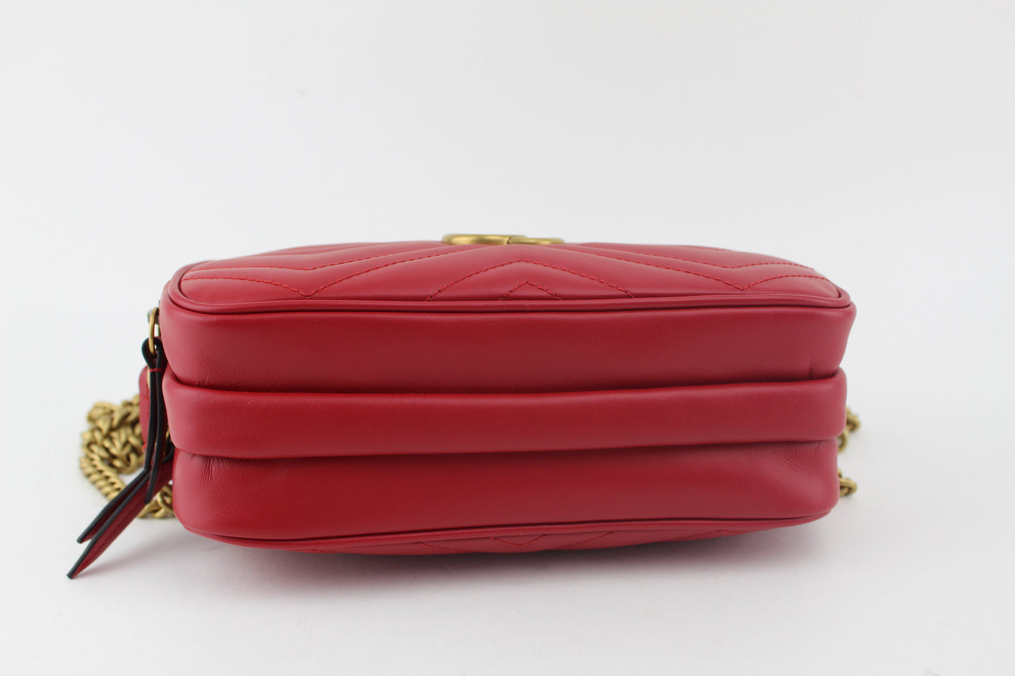 GUCCI GG MARMONT MATELASSE CROSSBODY BAG RED