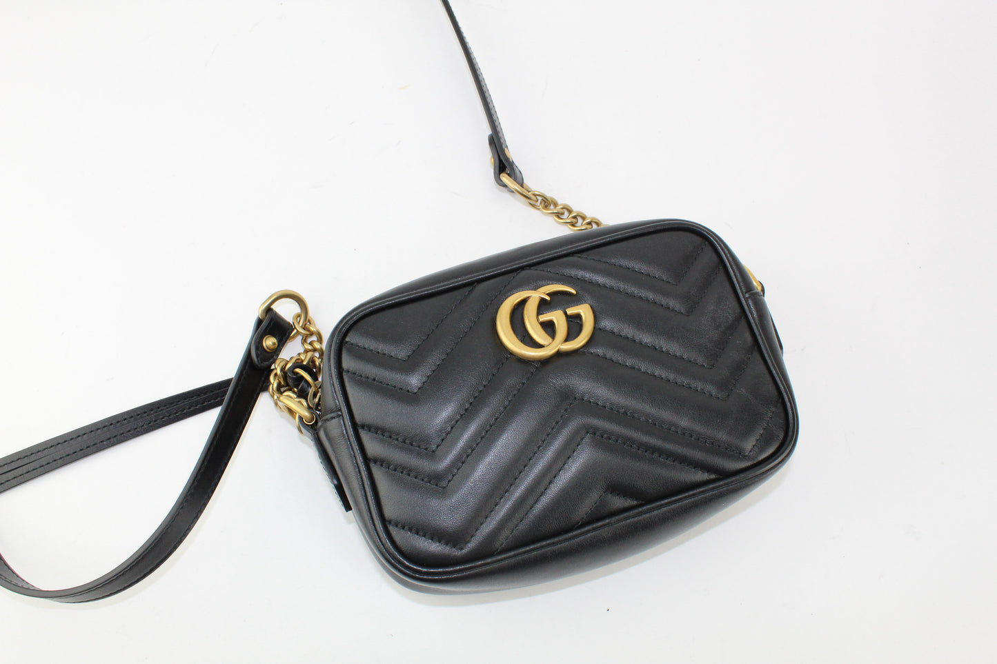 GUCCI GG MARMONT MATELASSE MINI CROSSBODY BAG