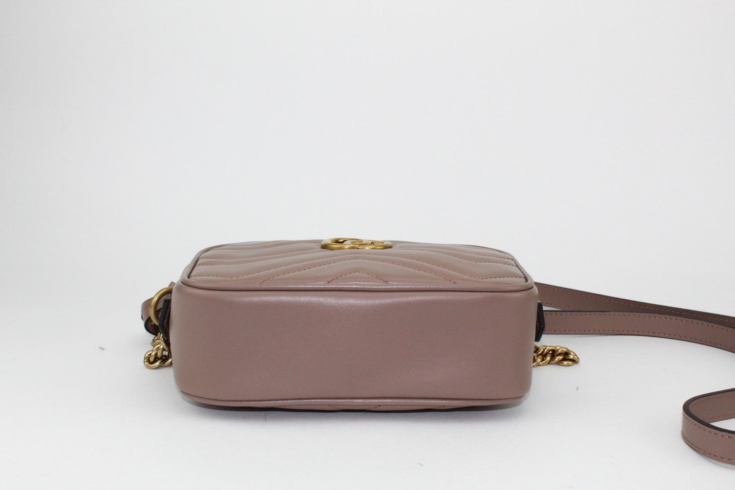 GUCCI GG MARMONT MINI MATELASSE CAMERA BAG