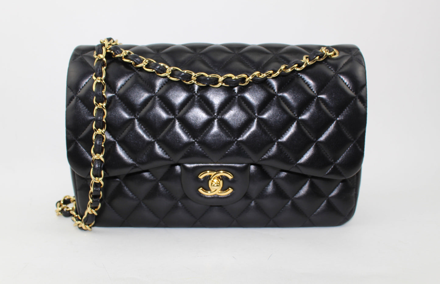 CHANEL JUMBO LAMBSKIN DOUBLE FLAP BAG