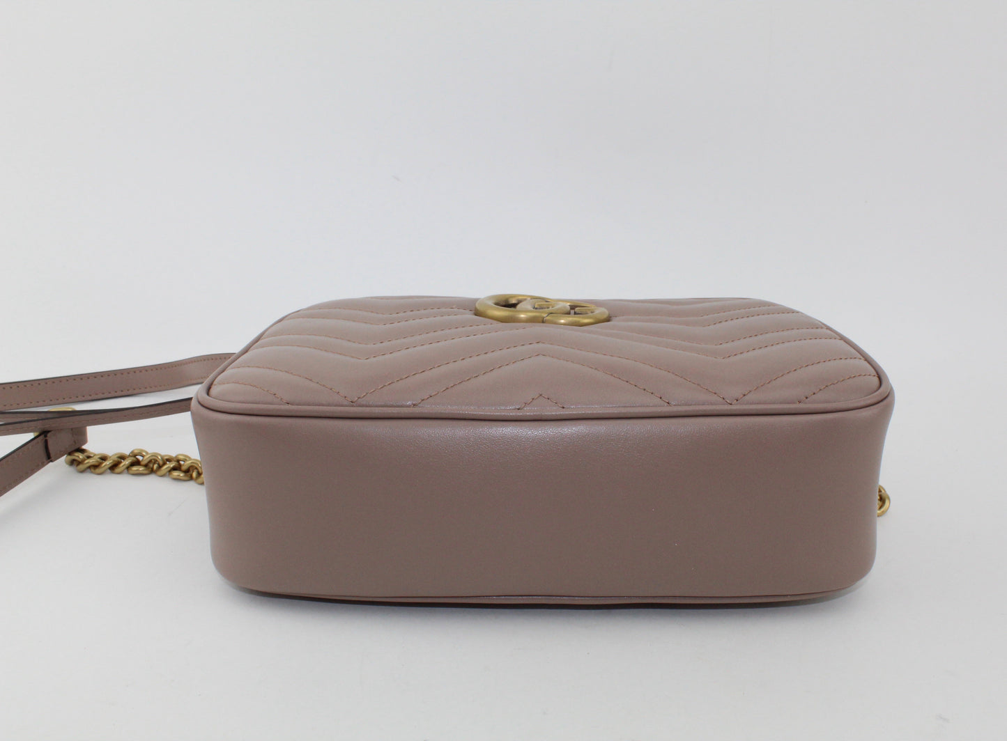 GUCCI GG MARMONT SMALL MATELASSE SHOULDER  BAG