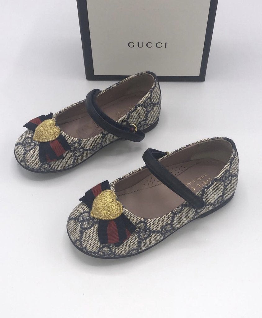 GUCCI GG FLATS WITH HEART RIBBON