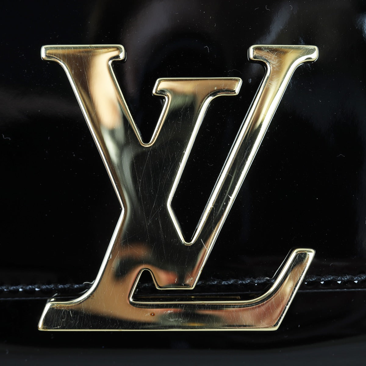 Louis Vuitton Louise Clutch Vernis