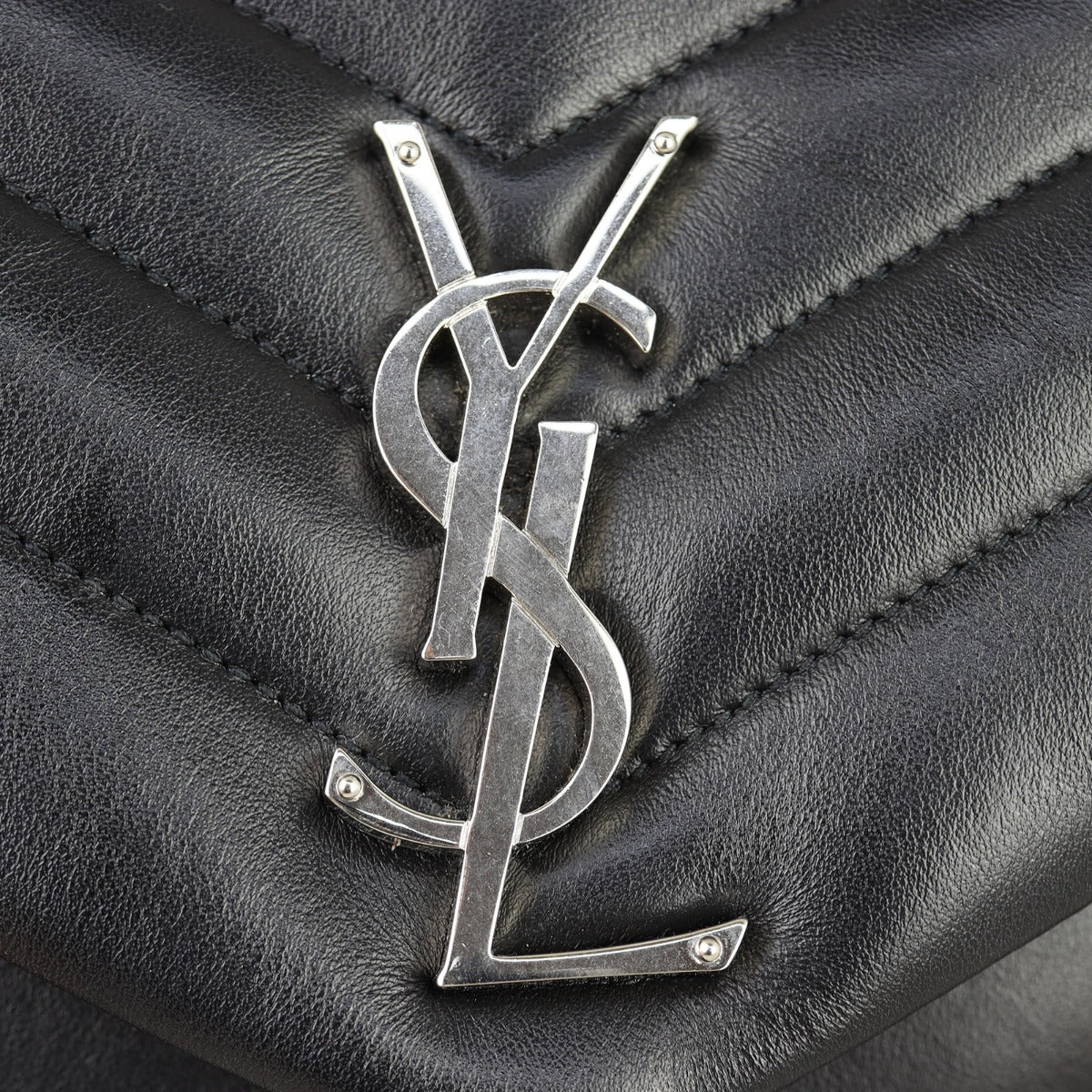 Saint Laurent Loulou Medium