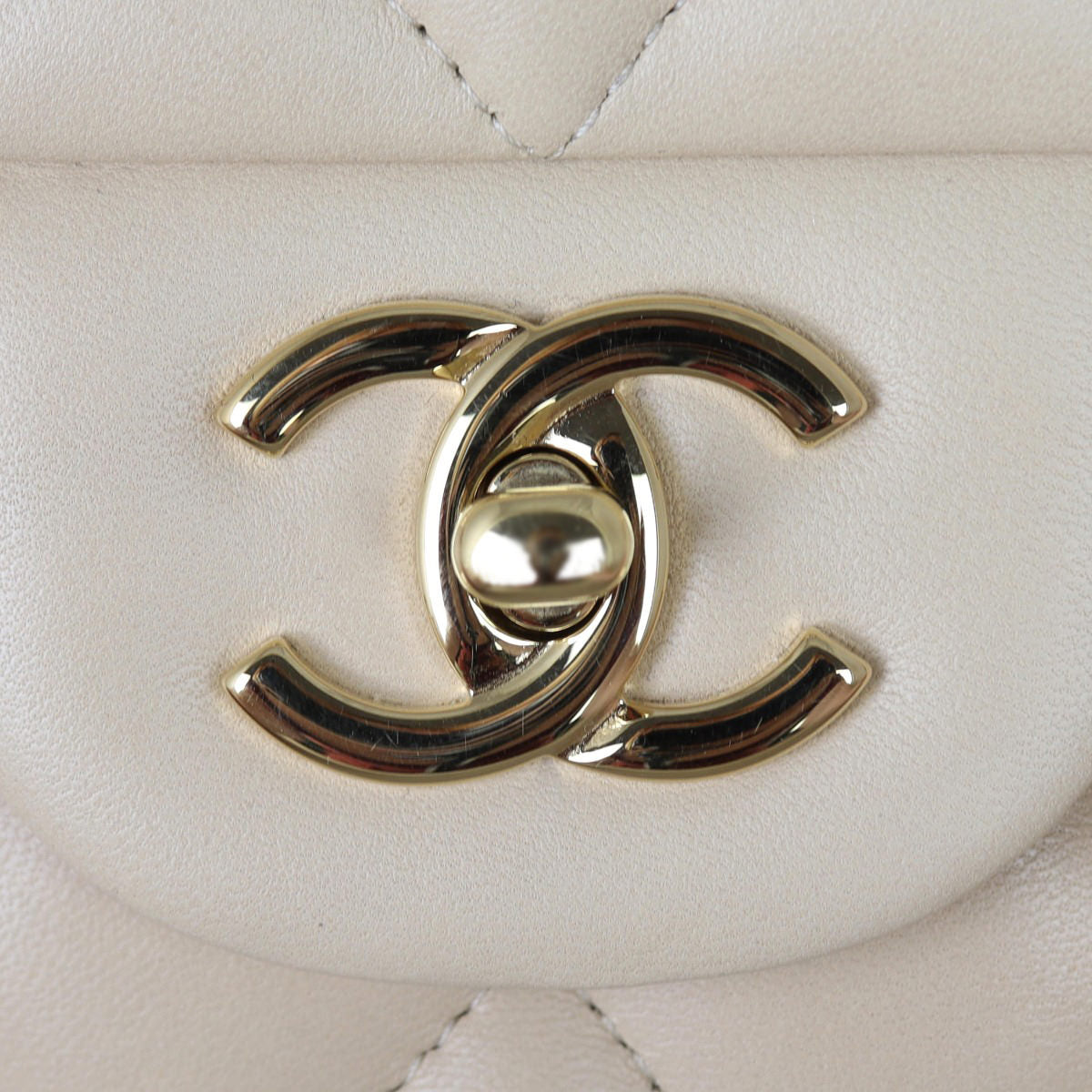 Chanel Classic Double Flap Jumbo | Beige Lambskin Diamond