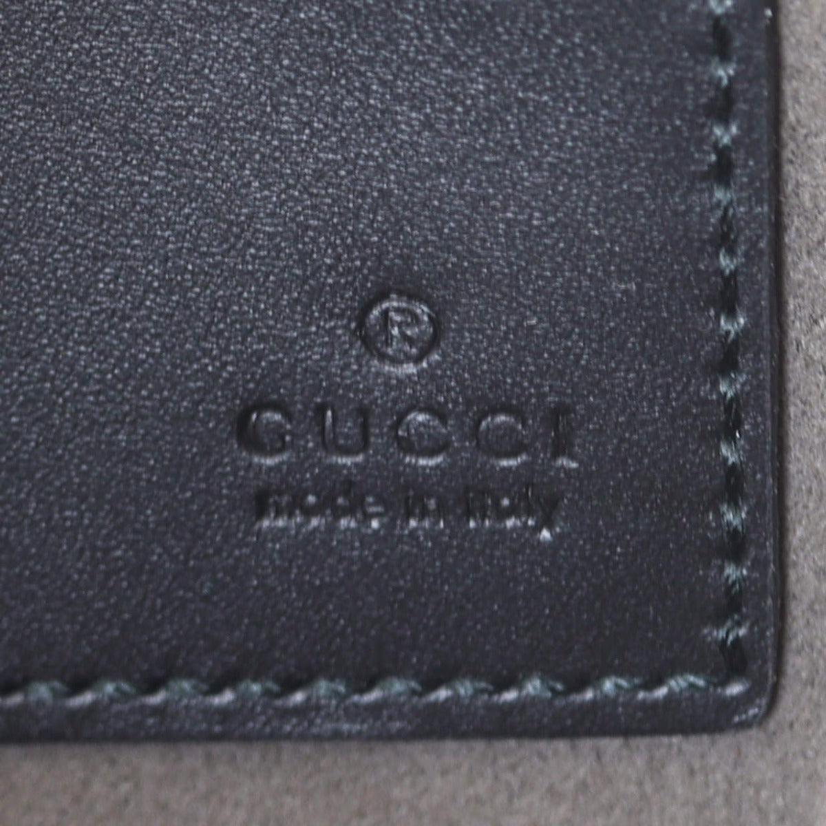 Gucci GG Supreme Pouch