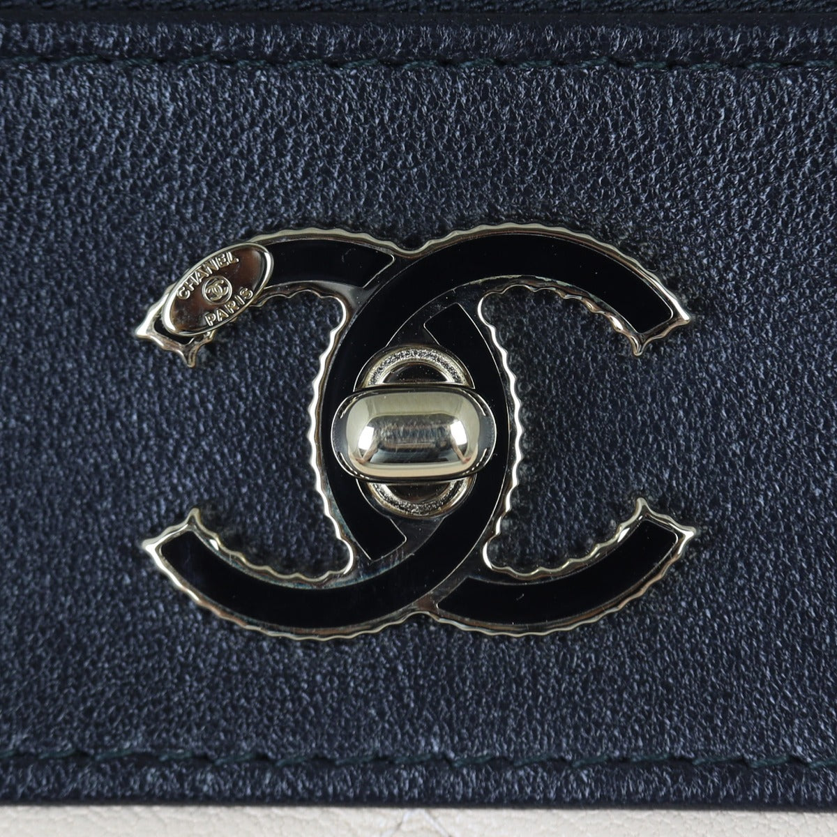 Chanel Mademoiselle O-Case Large