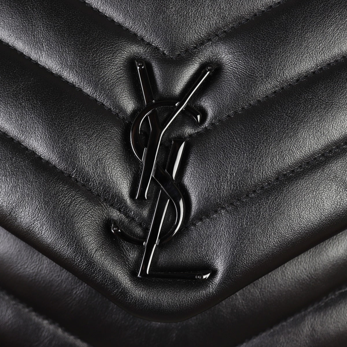 Saint Laurent Loulou Medium