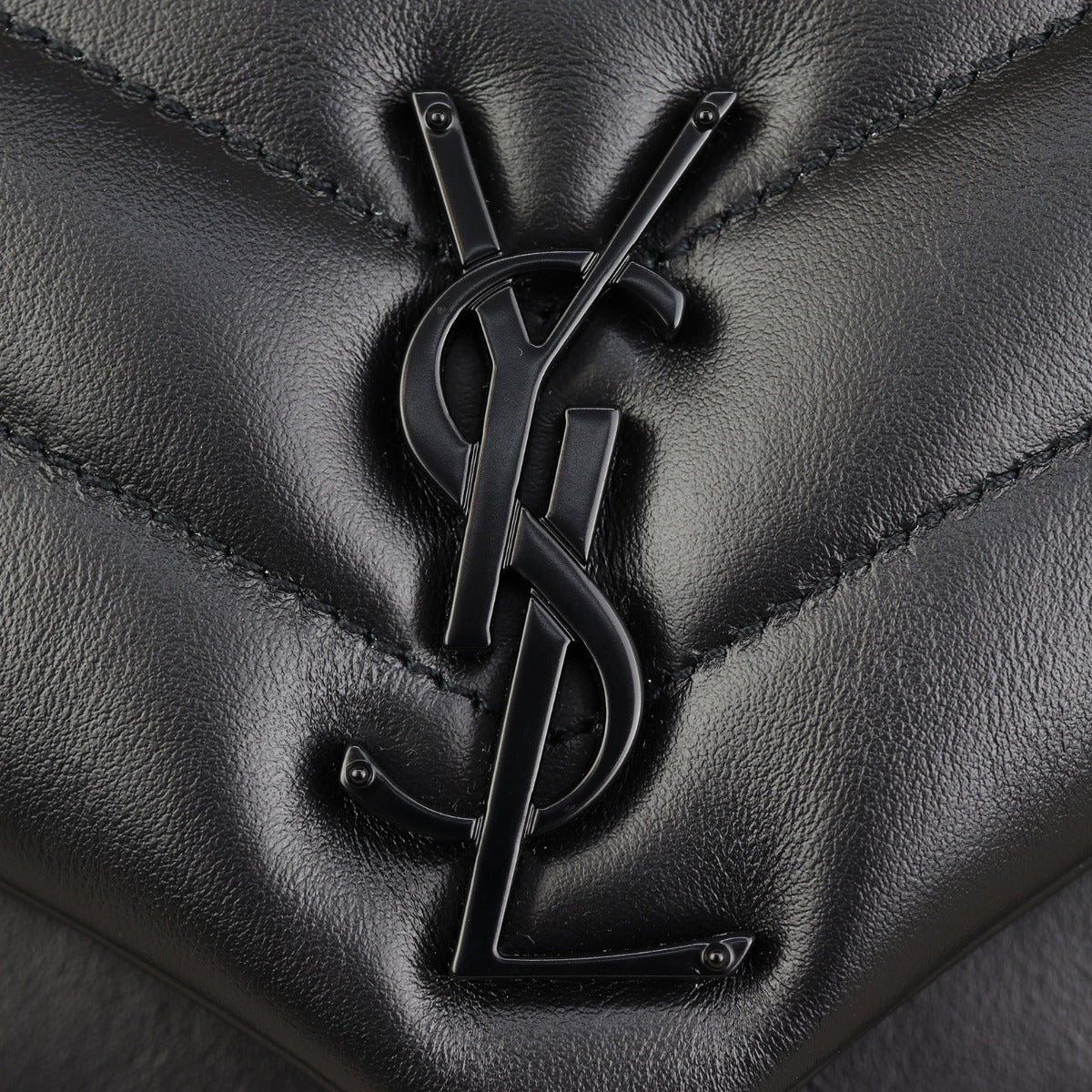 Saint Laurent Loulou Small