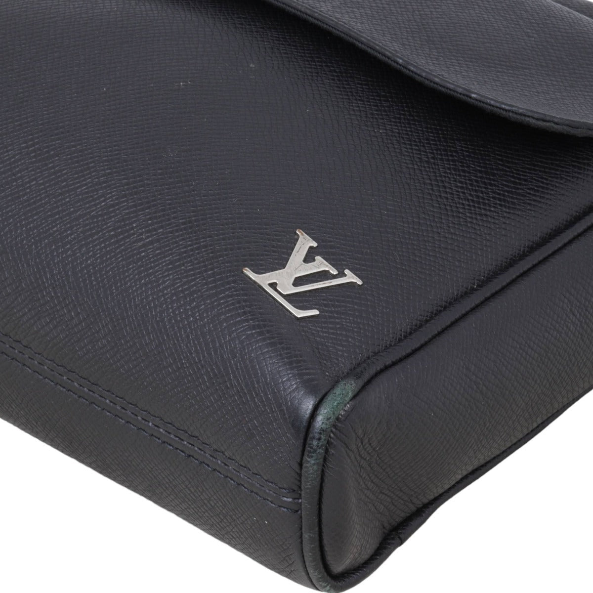 Louis Vuitton Taiga Alex Messenger