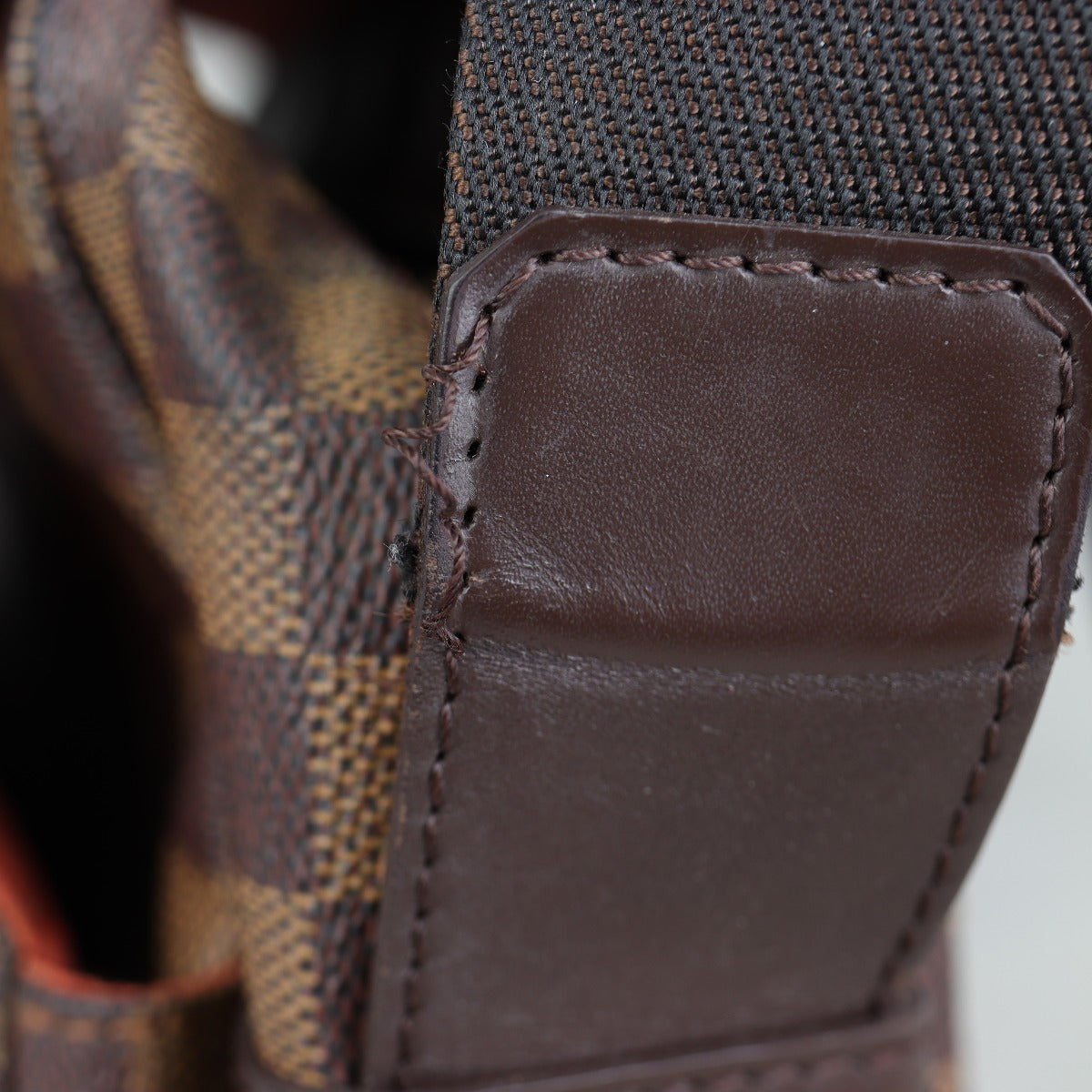 Louis Vuitton Naviglio Messenger Damier Ebene