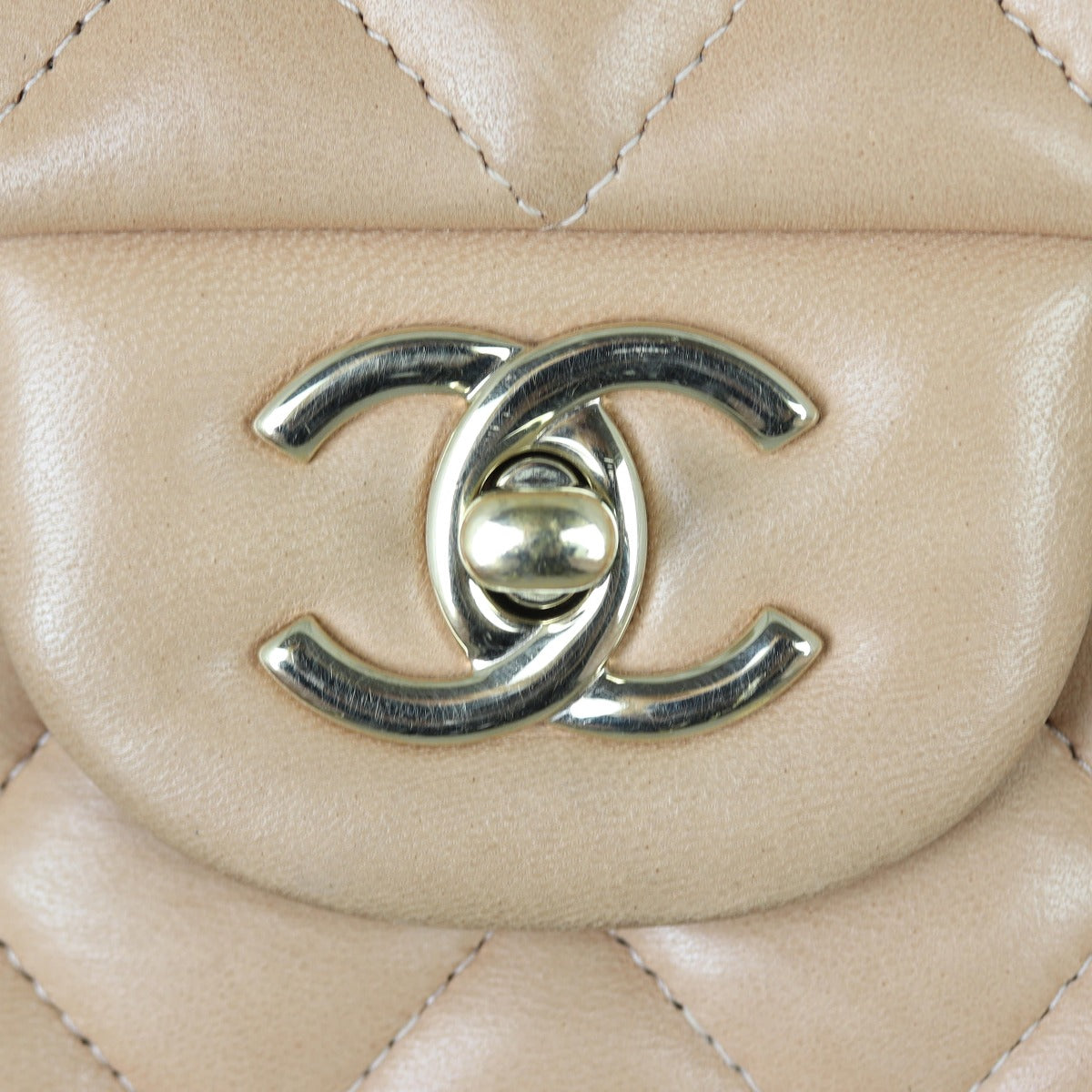 Chanel Classic Double Flap Jumbo | Beige Lambskin