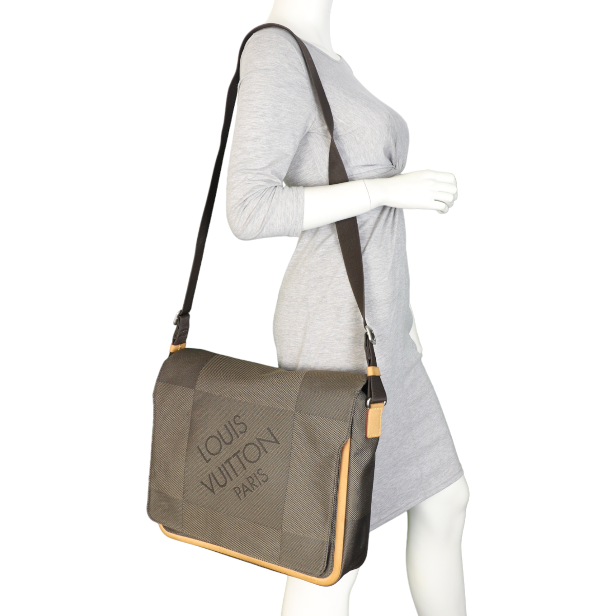 Louis Vuitton Terre Messenger Damier Geant