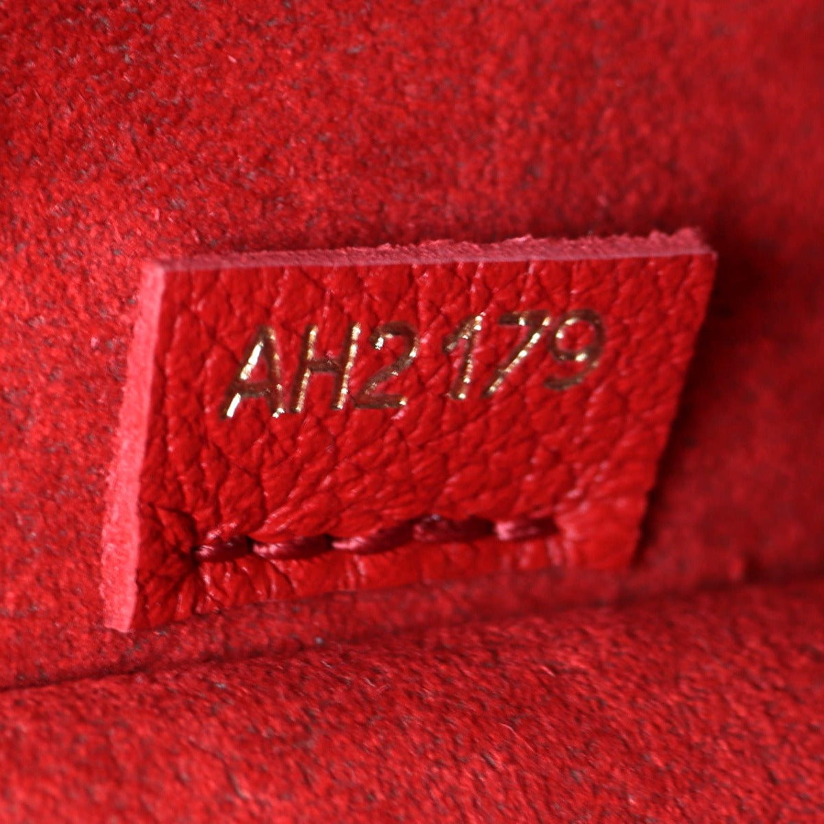 Louis Vuitton Victoire Monogram