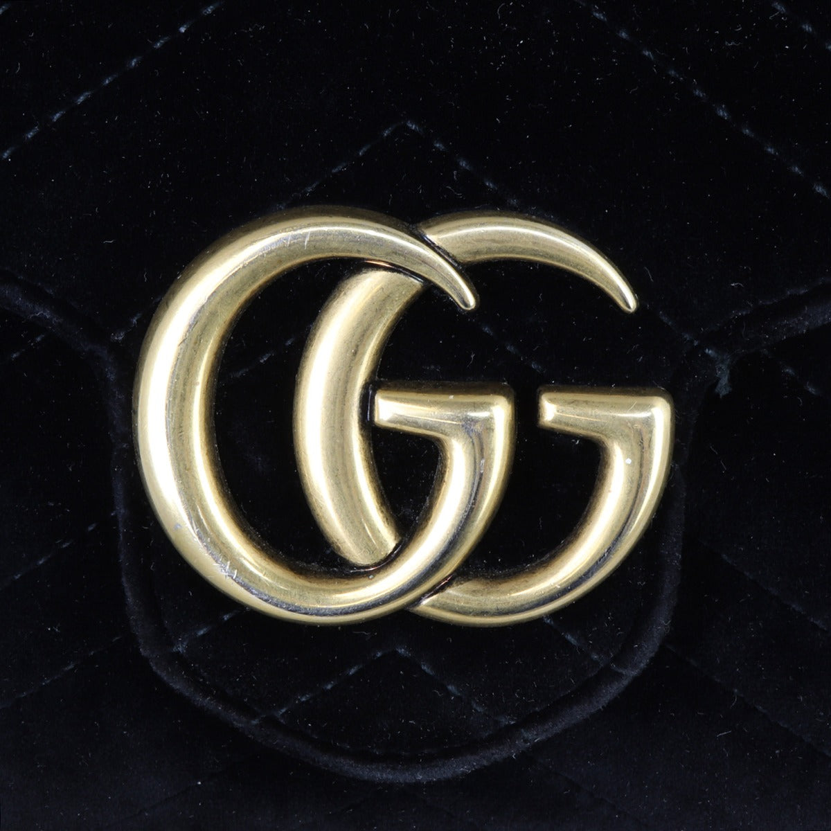 Gucci GG Marmont Matelasse Velvet Chain Wallet