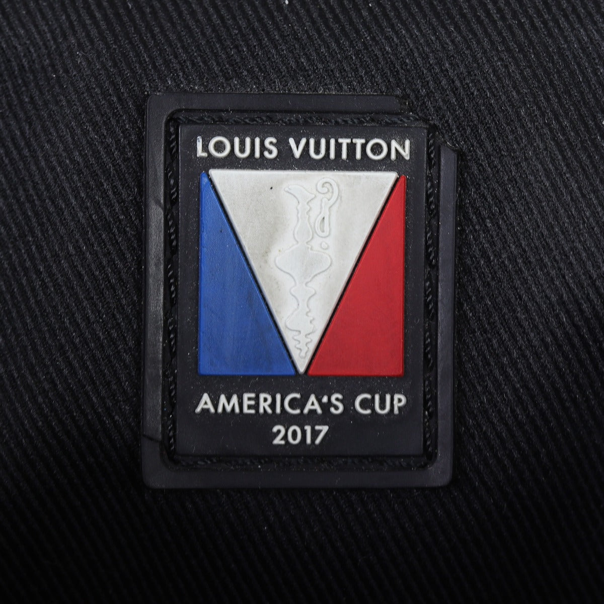 Louis Vuitton America's Cup District PM Messenger