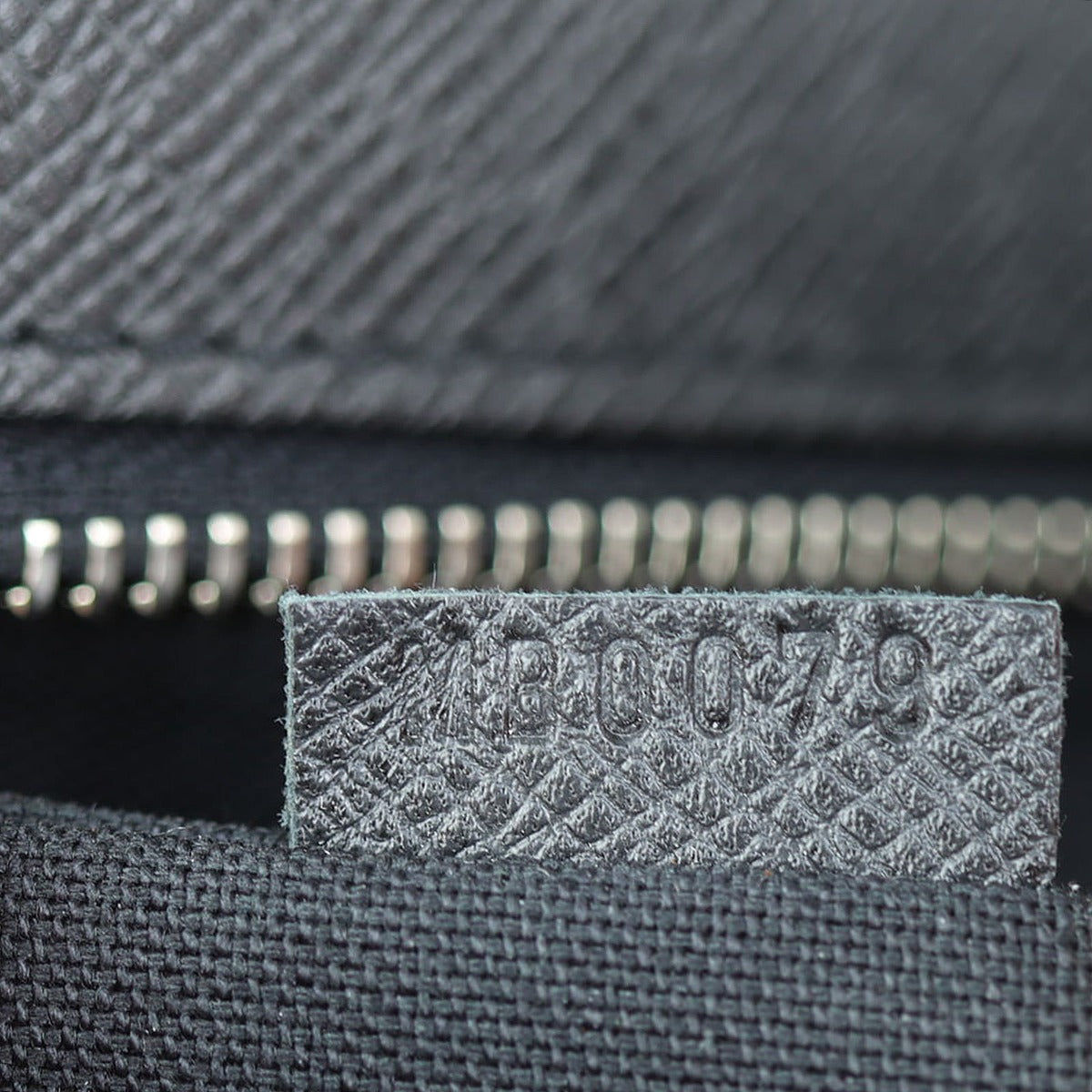 Louis Vuitton Taiga Odessa NM