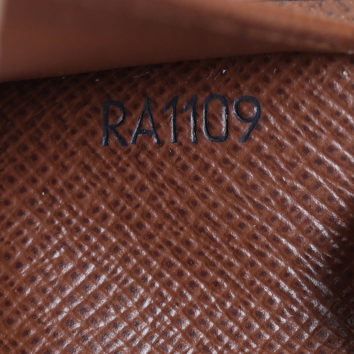 Louis Vuitton Large Ring Agenda Cover Monogram