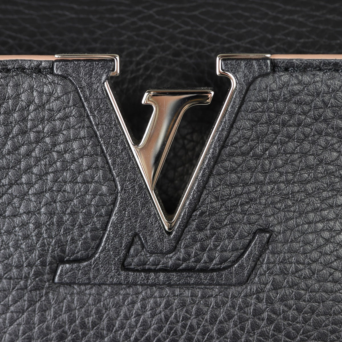 Louis Vuitton Capucines MM