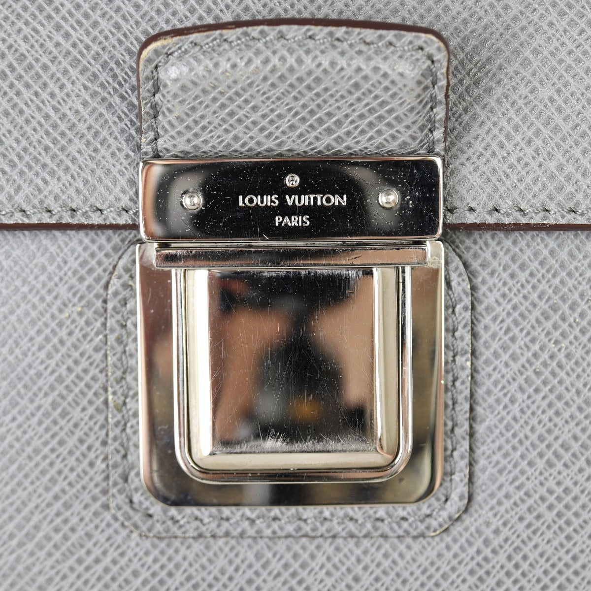Louis Vuitton Taiga Vassili GM