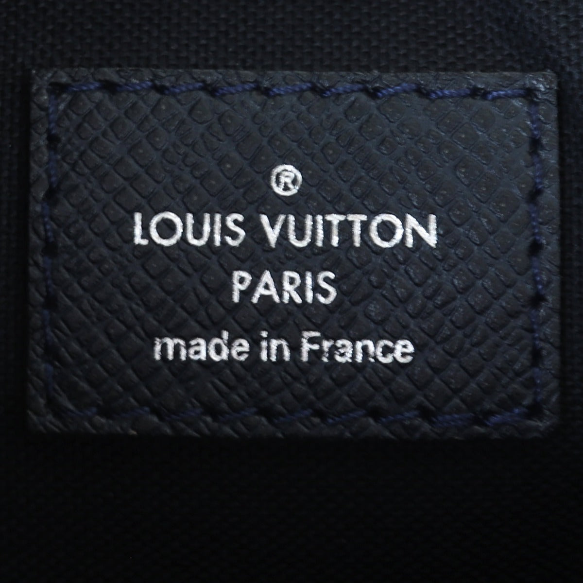 Louis Vuitton Taiga Sasha Messenger Bag