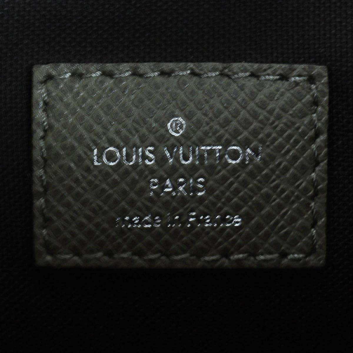 Louis Vuitton Taiga Sasha Messenger Bag