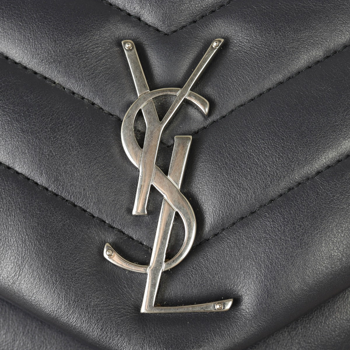 Saint Laurent Loulou Medium