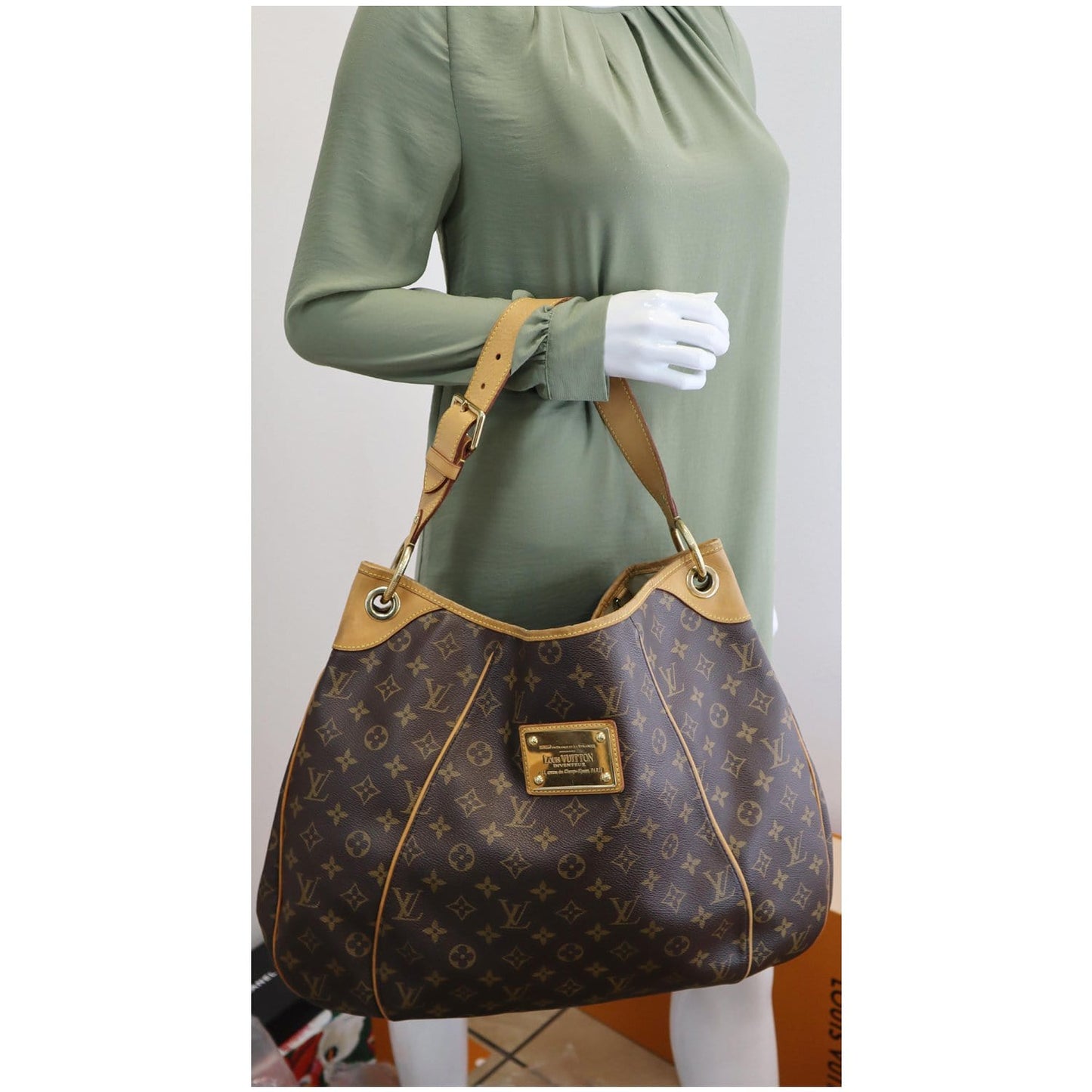LOUIS VUITTON Galliera GM Monogram Canvas Shoulder Bag Brown