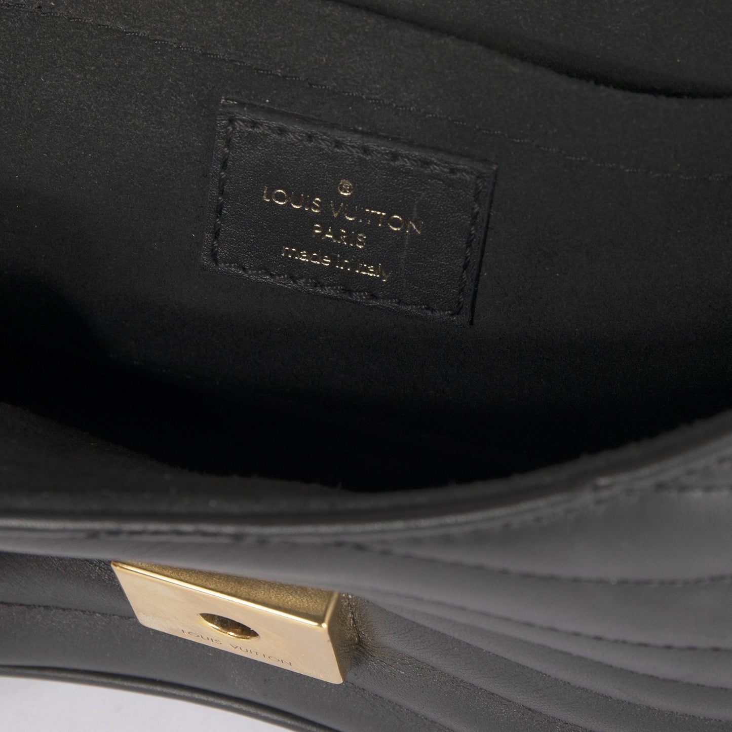 Louis Vuitton 2018 New Wave Chain-Bag PM