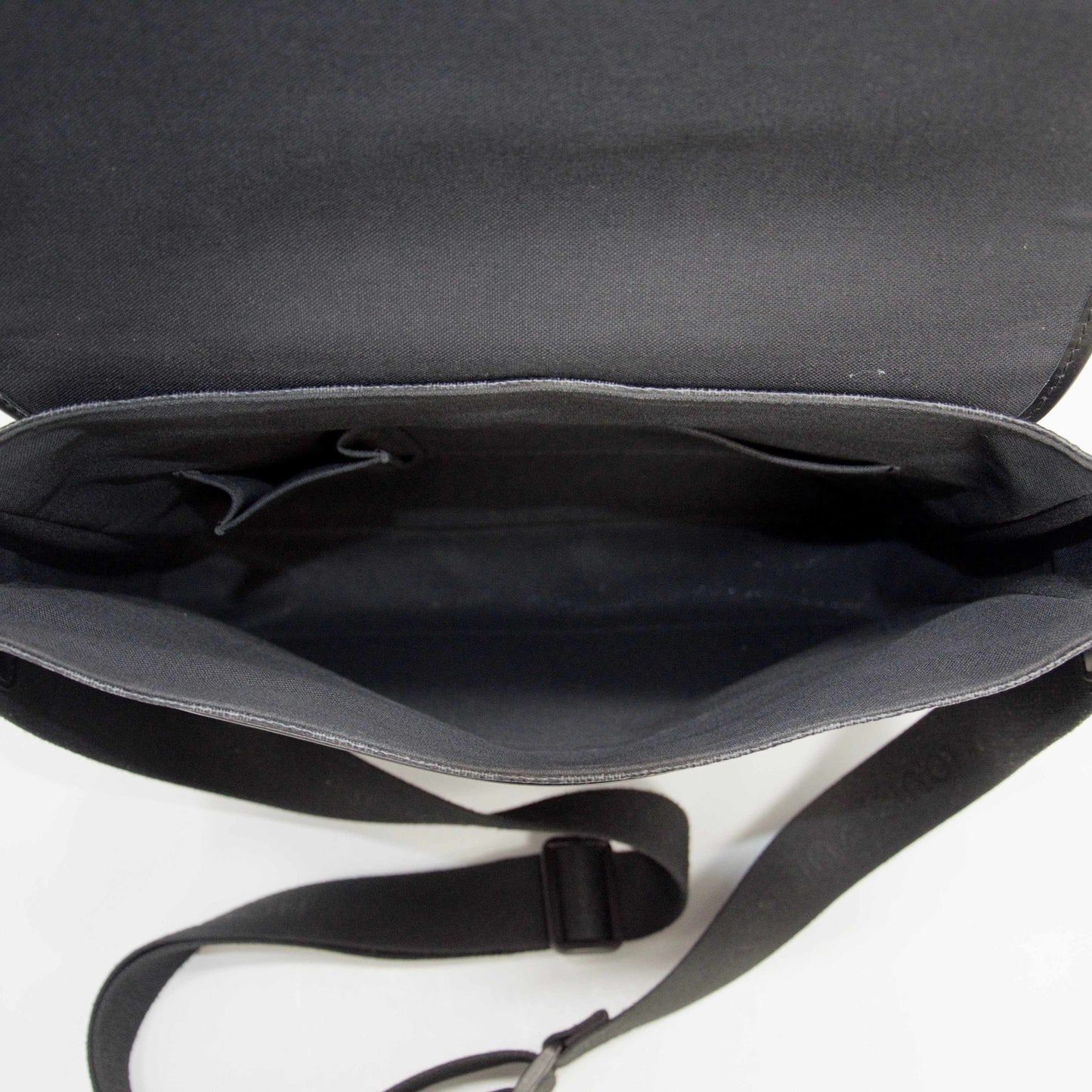 Louis Vuitton Damier Graphite Daniel MM Messenger Bag