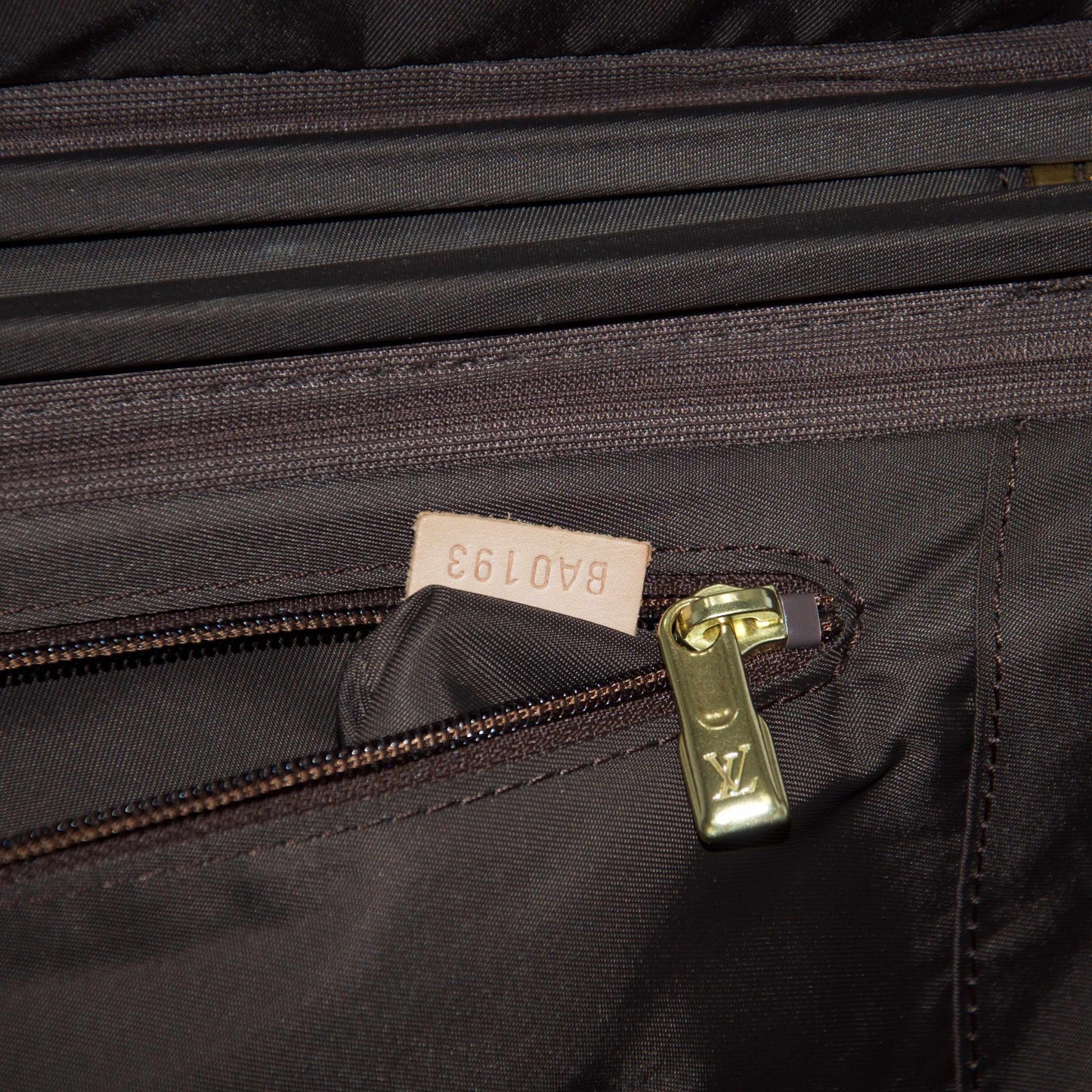 Louis Vuitton Monogram Zephyr 70 Multiwheel Luggage